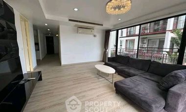 For rent 2 bedrooms condo in Huai Khwang, Bangkok