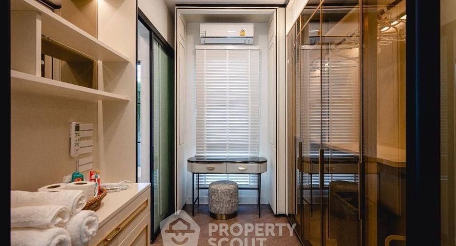 For rent 5 bedrooms house in Saphan Sung, Bangkok