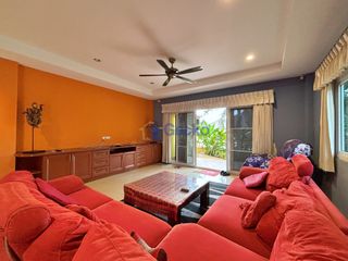 À louer et à vendre 5 chambres maison à Bang Lamung, Chonburi