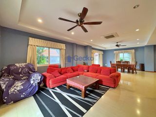 À louer et à vendre 5 chambres maison à Bang Lamung, Chonburi