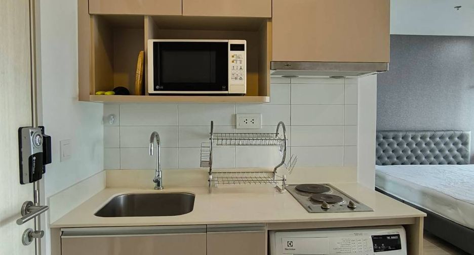 Condo en alquiler de 1 habitaciones en Bang Rak, Bangkok
