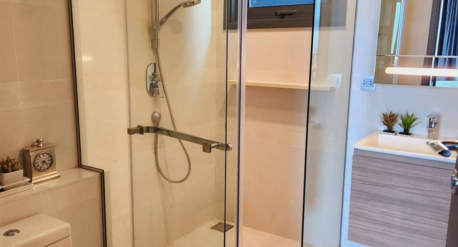For rent 1 bed condo in Khlong Toei, Bangkok