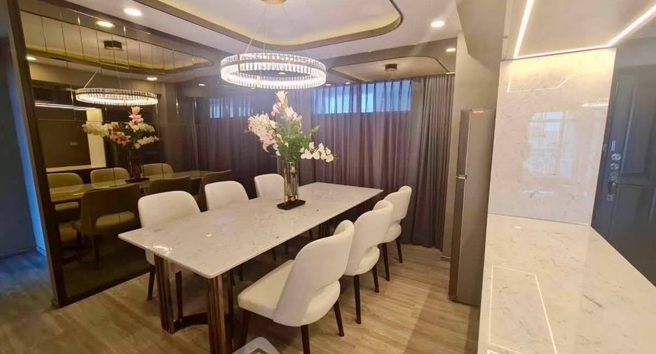 For rent 3 bedrooms condo in Watthana, Bangkok