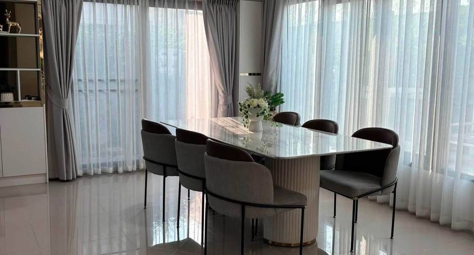 For rent 3 bedrooms townhouse in Sai Mai, Bangkok