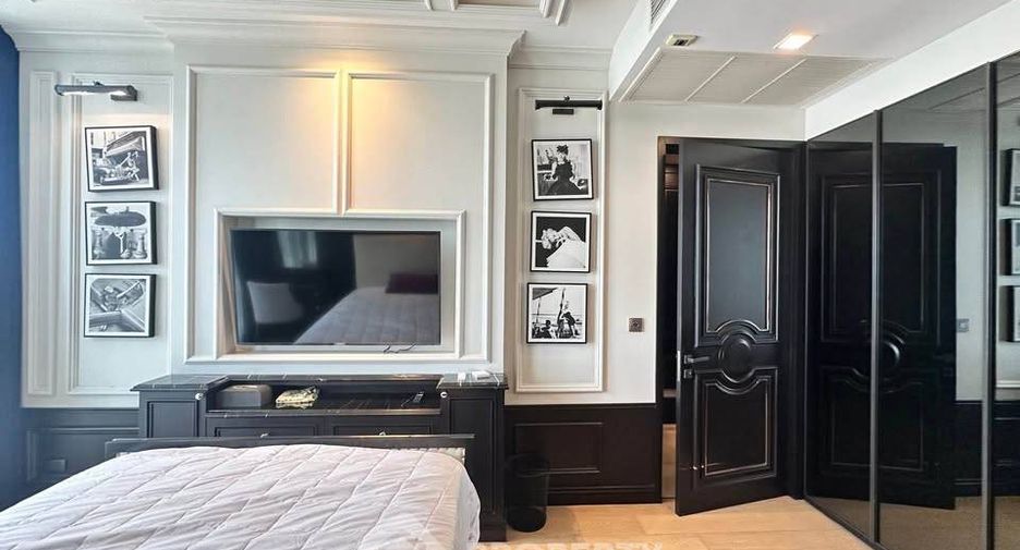 For rent 2 bedrooms condo in Watthana, Bangkok