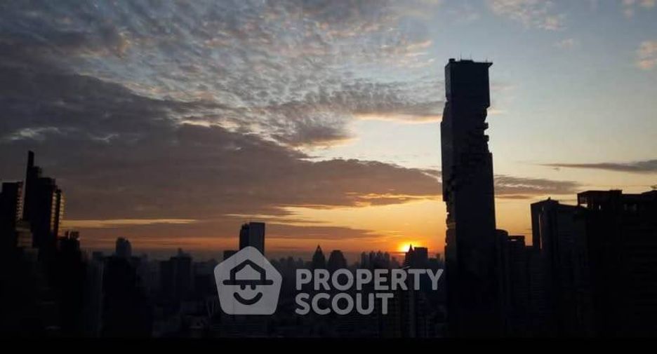 For rent 2 bedrooms condo in Sathon, Bangkok