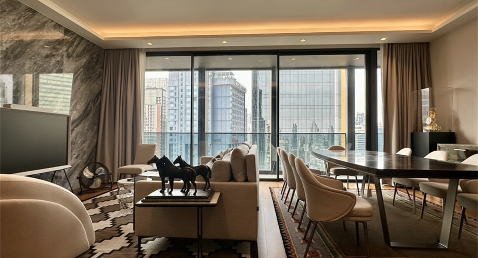 For sale 2 bedrooms condo in Khlong Toei, Bangkok