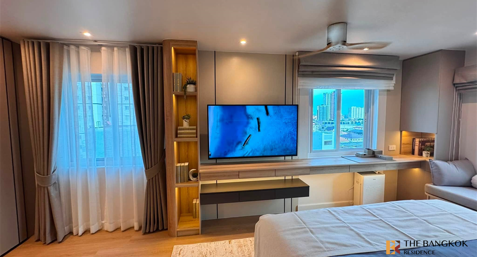 For sale 2 ベッドルーム condo in Yan Nawa, Bangkok
