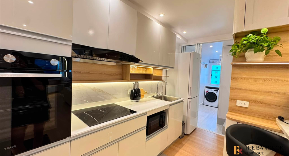For sale 2 ベッドルーム condo in Yan Nawa, Bangkok
