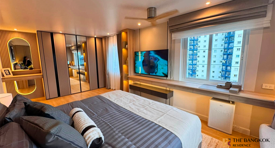For sale 2 ベッドルーム condo in Yan Nawa, Bangkok