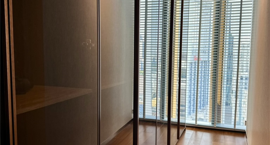For rent 2 bedrooms condo in Khlong Toei, Bangkok