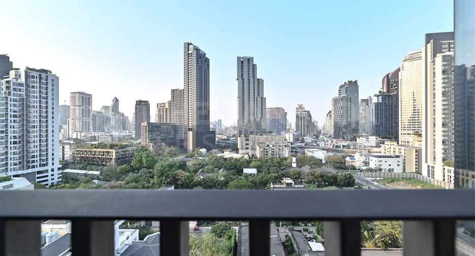 For rent 2 bedrooms condo in Khlong Toei, Bangkok
