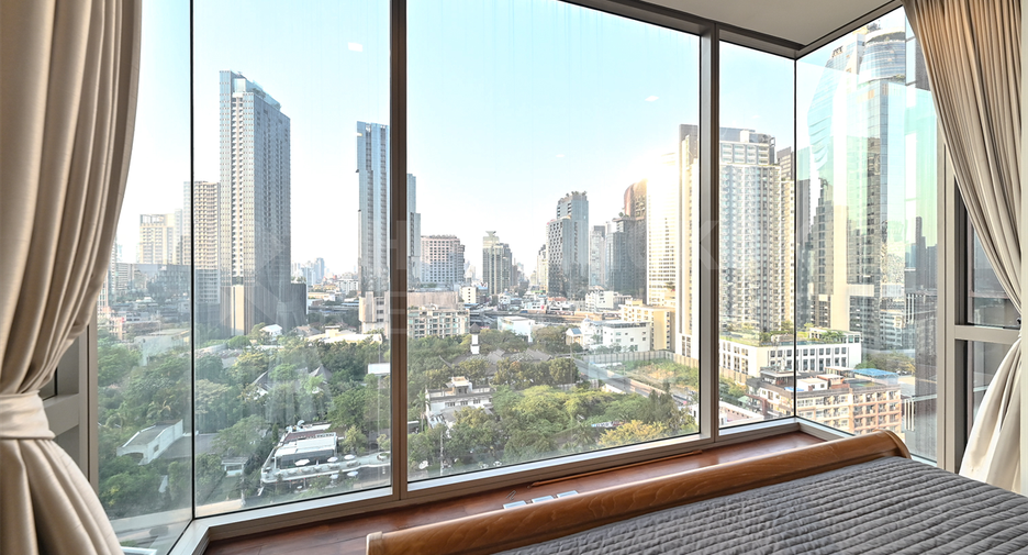 For rent 2 bedrooms condo in Khlong Toei, Bangkok