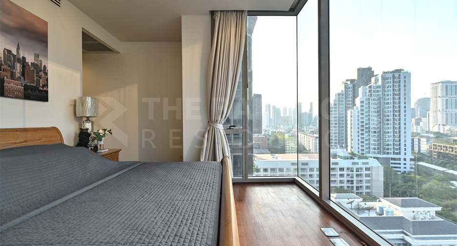 For rent 2 bedrooms condo in Khlong Toei, Bangkok