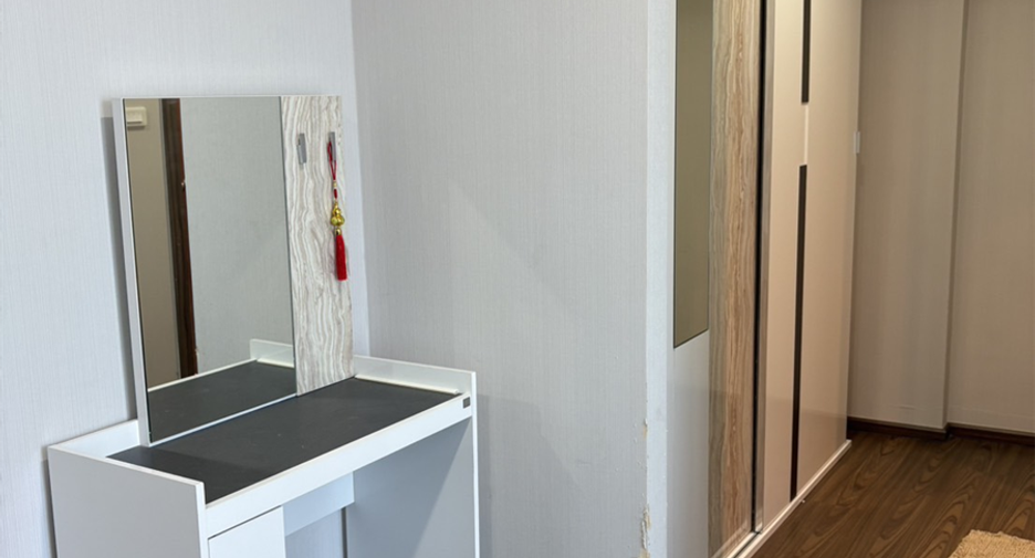 Wohnung zur Miete mit 2 Zimmer in Huai Khwang, Bangkok