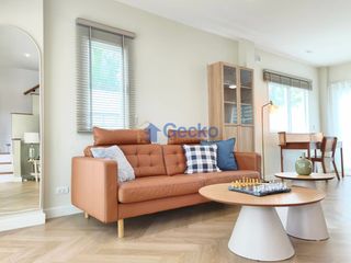 Casa en alquiler de 3 habitaciones en Bang Lamung, Chonburi