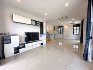 À louer 3 chambres maison à Bang Lamung, Chonburi