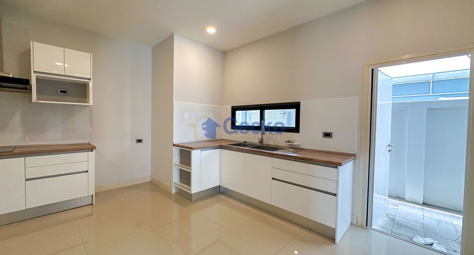 For rent 3 bedrooms house in Bang Lamung, Chonburi