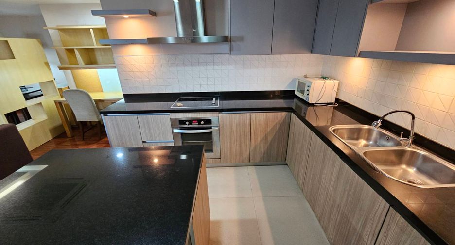 For rent 2 bedrooms condo in Khlong Toei, Bangkok