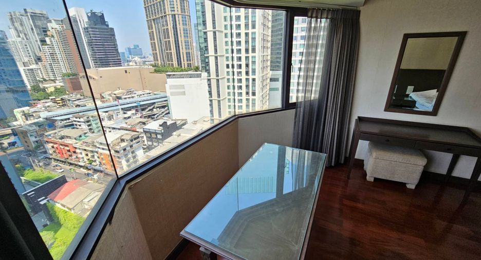 For rent 2 bedrooms condo in Khlong Toei, Bangkok