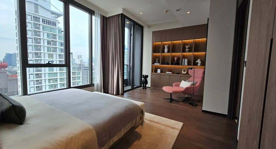 For rent 2 bedrooms condo in Watthana, Bangkok