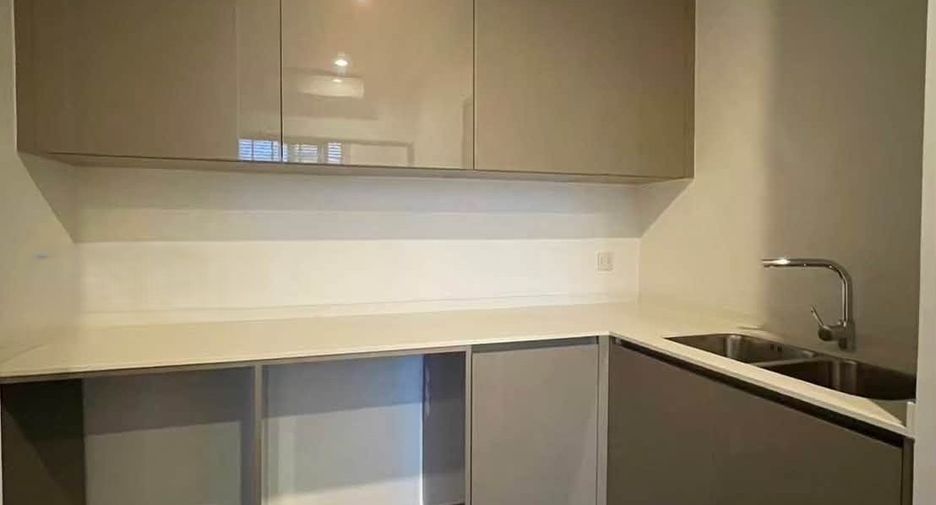 For rent 4 bedrooms condo in Bang Na, Bangkok