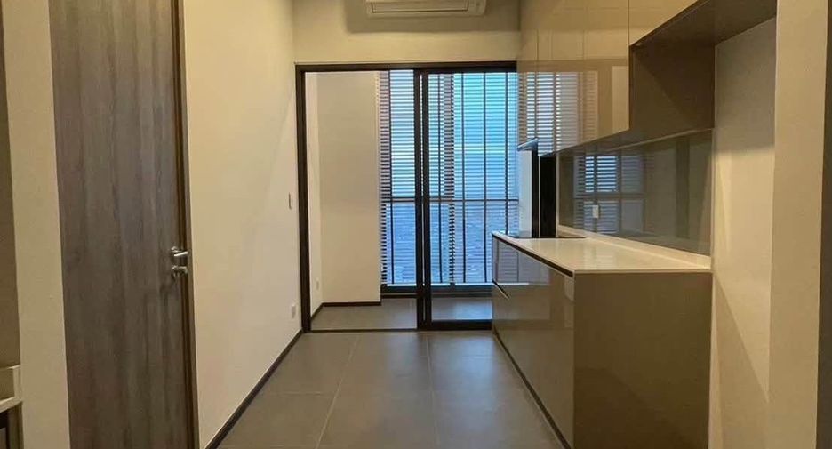 For rent 4 bedrooms condo in Bang Na, Bangkok