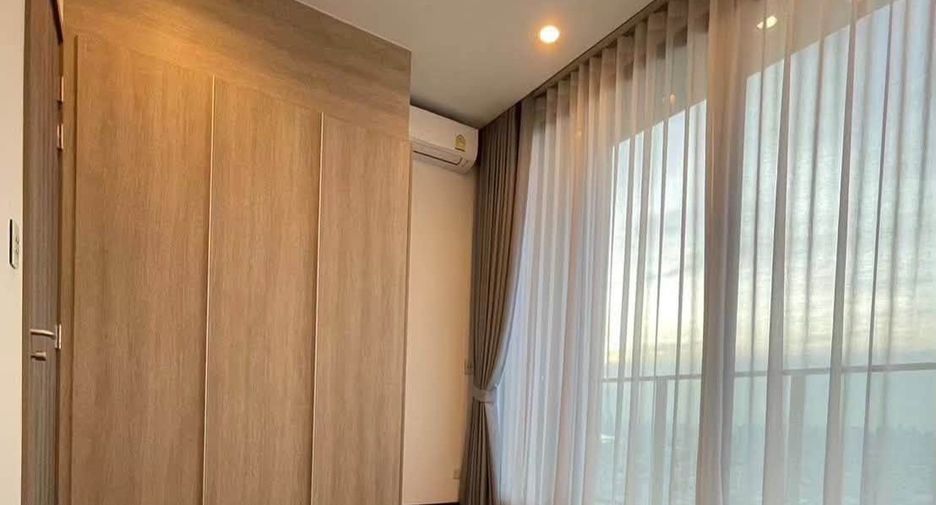 For rent 4 bedrooms condo in Bang Na, Bangkok