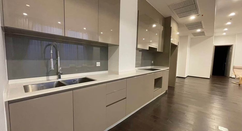 For rent 4 bedrooms condo in Bang Na, Bangkok