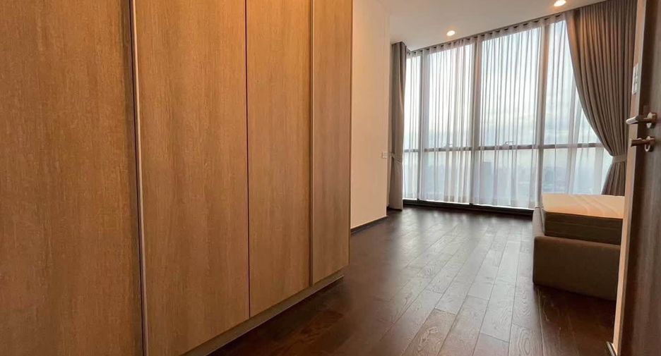 For rent 4 bedrooms condo in Bang Na, Bangkok