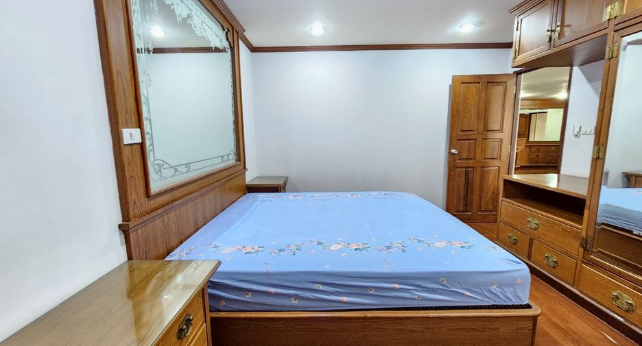 Wohnung zur Miete mit 4 Zimmer in Watthana, Bangkok