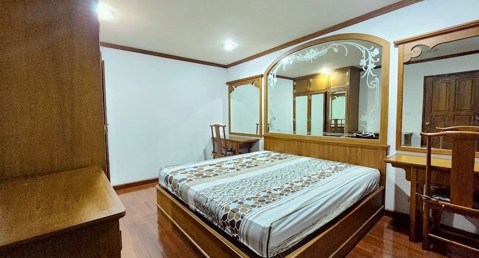 Wohnung zur Miete mit 4 Zimmer in Watthana, Bangkok