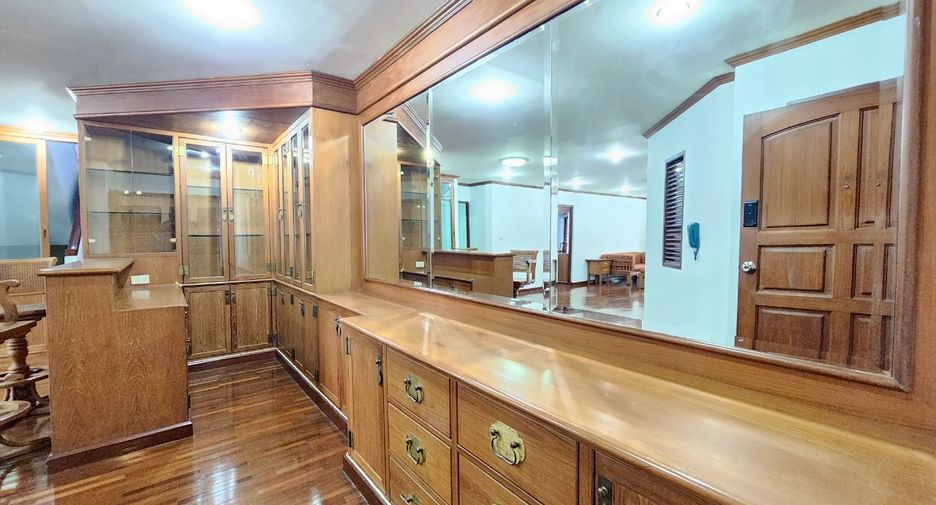 Wohnung zur Miete mit 4 Zimmer in Watthana, Bangkok