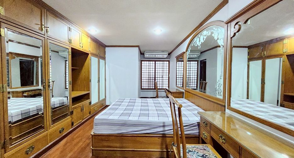Wohnung zur Miete mit 4 Zimmer in Watthana, Bangkok