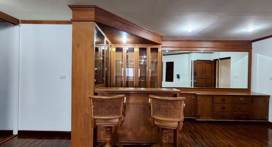 Wohnung zur Miete mit 4 Zimmer in Watthana, Bangkok