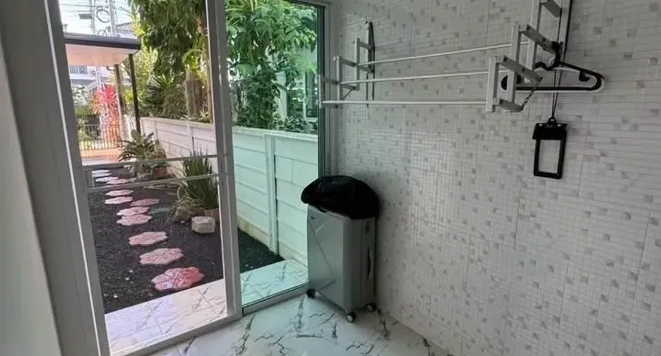 For rent 4 bedrooms house in Mueang Phuket, Phuket