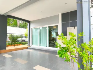 À louer 3 chambres maison à Bang Lamung, Chonburi