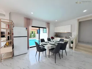 Villa en venta de 4 habitaciones en Bang Lamung, Chonburi