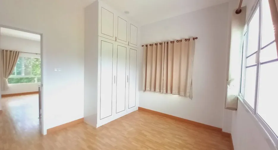 For rent 3 ベッドルーム house in Saraphi, Chiang Mai