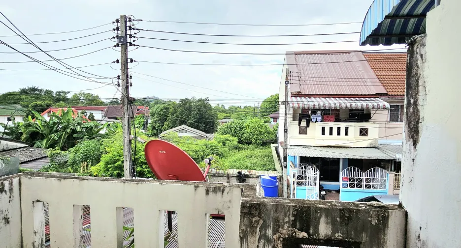 Casa adosada en venta y en alquiler de 2 habitaciones en Mueang Chiang Rai, Chiang Rai