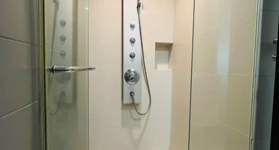 For sale and for rent studio condo in Khlong Toei, Bangkok