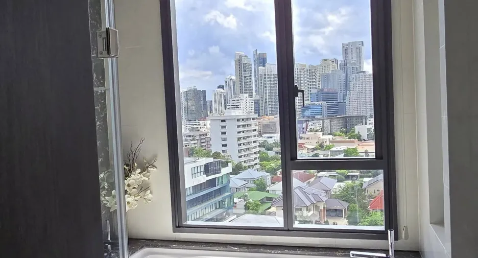 For rent 2 ベッドルーム condo in Khlong Toei, Bangkok