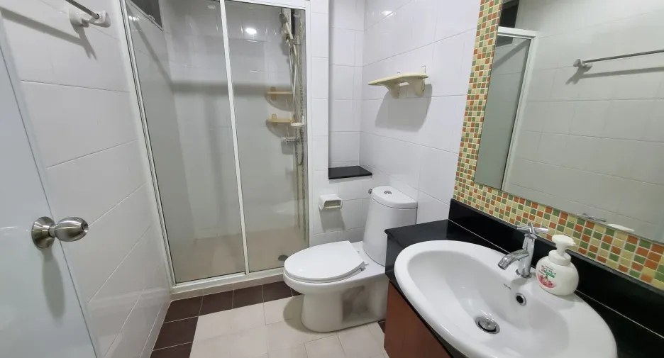 À vendre 2 chambres condo à Phra Khanong, Bangkok