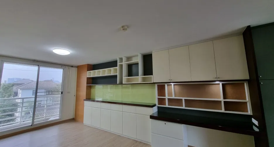 À vendre 2 chambres condo à Phra Khanong, Bangkok