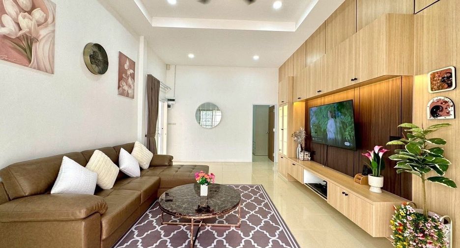 For rent 3 bedrooms townhouse in Mueang Phuket, Phuket