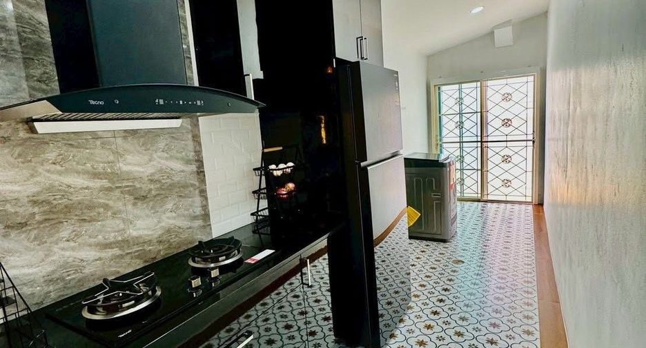 For rent 3 bedrooms townhouse in Mueang Phuket, Phuket