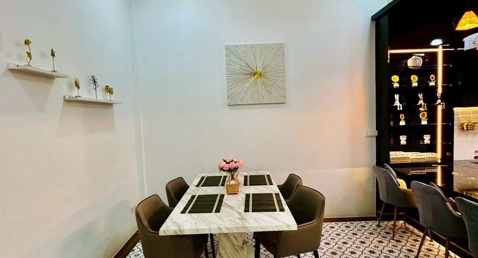 For rent 3 bedrooms townhouse in Mueang Phuket, Phuket