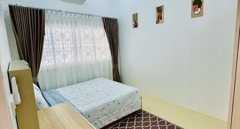 For rent 3 bedrooms townhouse in Mueang Phuket, Phuket