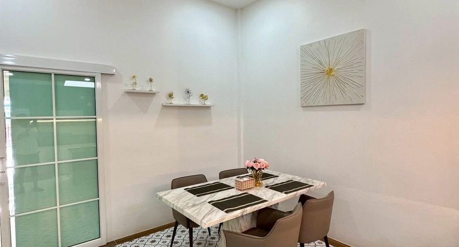 For rent 3 bedrooms townhouse in Mueang Phuket, Phuket
