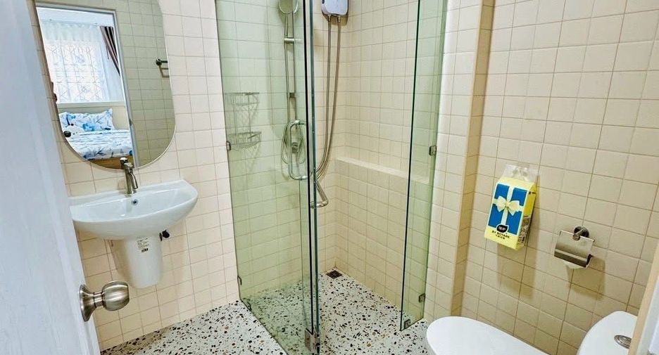 For rent 3 bedrooms townhouse in Mueang Phuket, Phuket